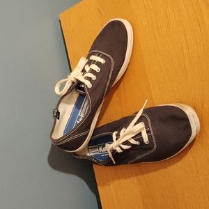 Keds women's size 8 navy blue canvas shoes